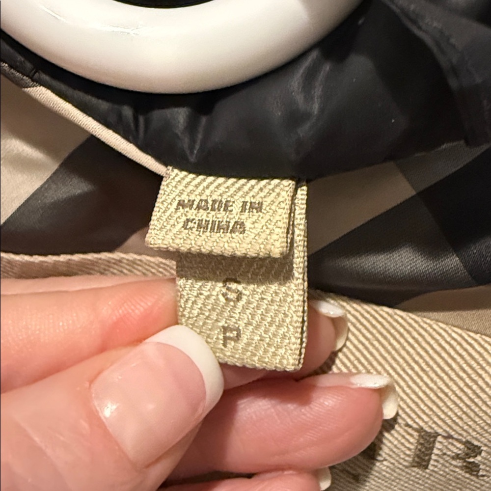 đź’‹Burberry Women's Black Puffer Jacket 007 - Picture 8 of 11
